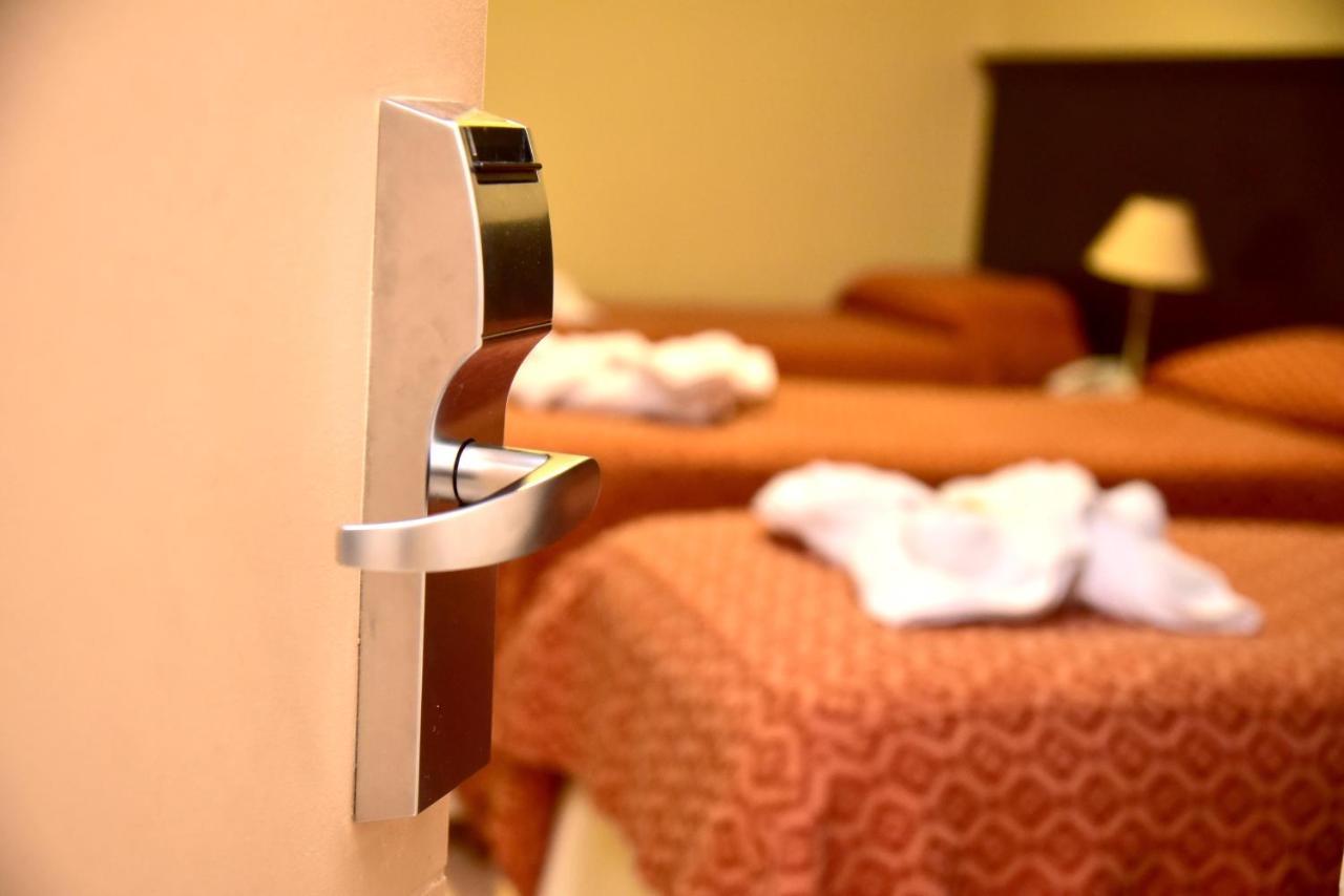 Hotel Confianza Κοριέντες Εξωτερικό φωτογραφία